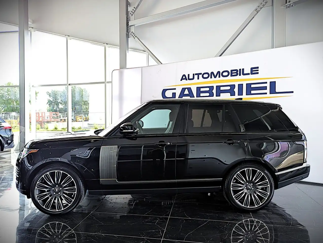 Land Rover Range Rover - Image 12