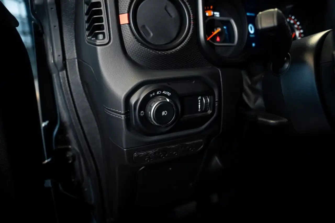 Jeep Wrangler - Image 21