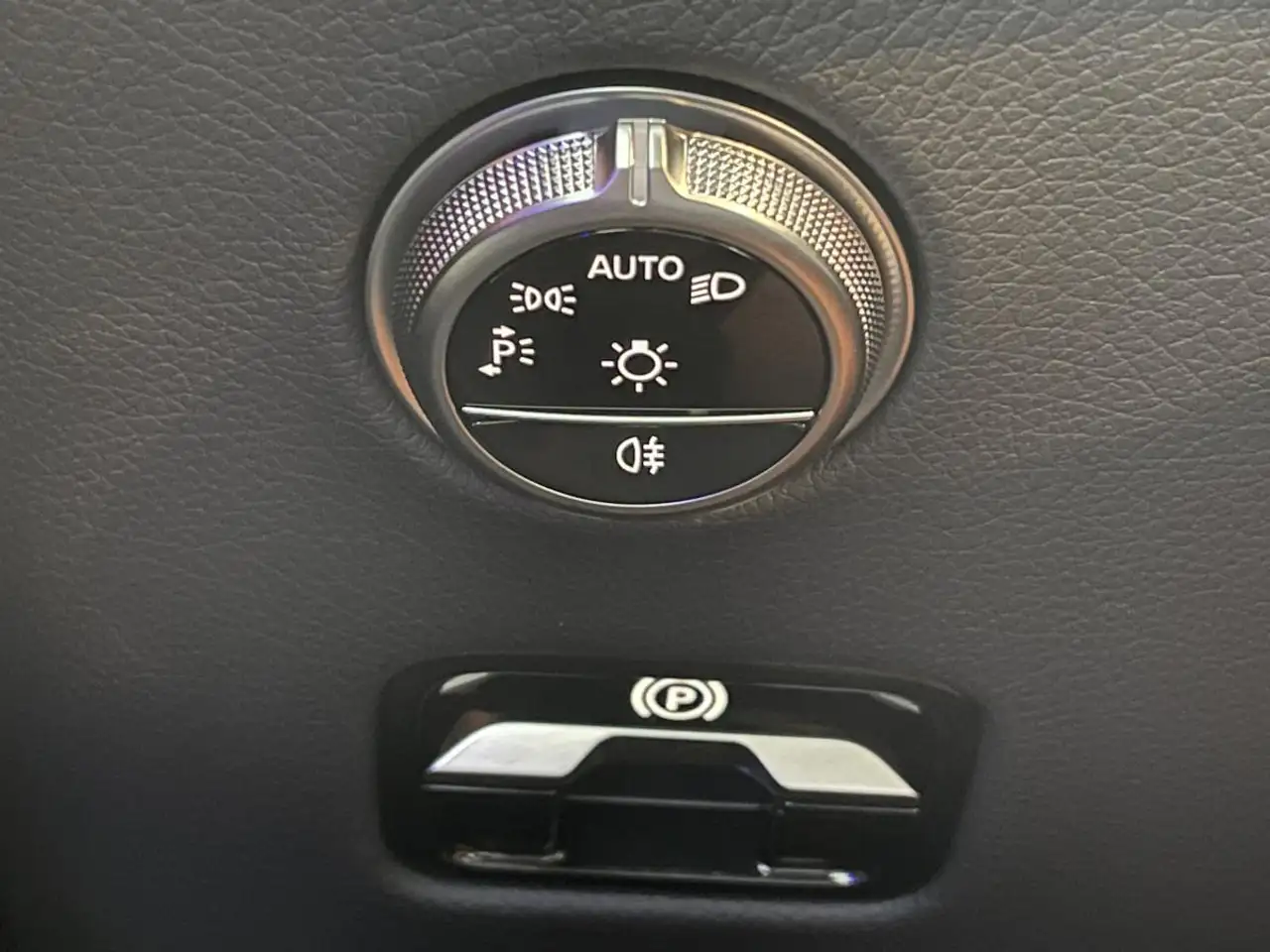 Mercedes-Benz GLC - Image 12