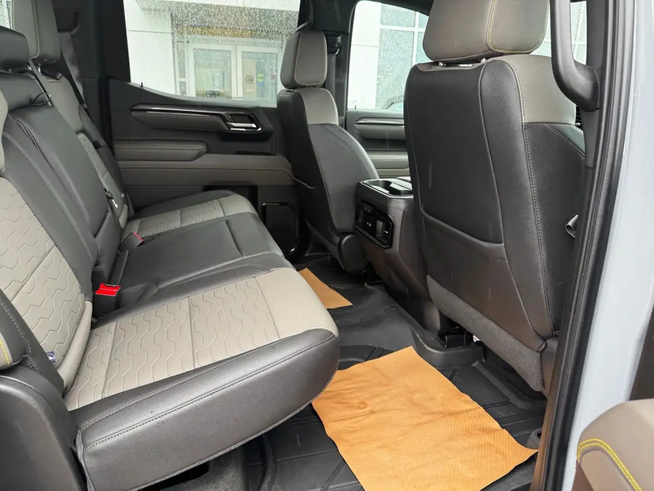 Chevrolet Silverado 1500 - Image 11