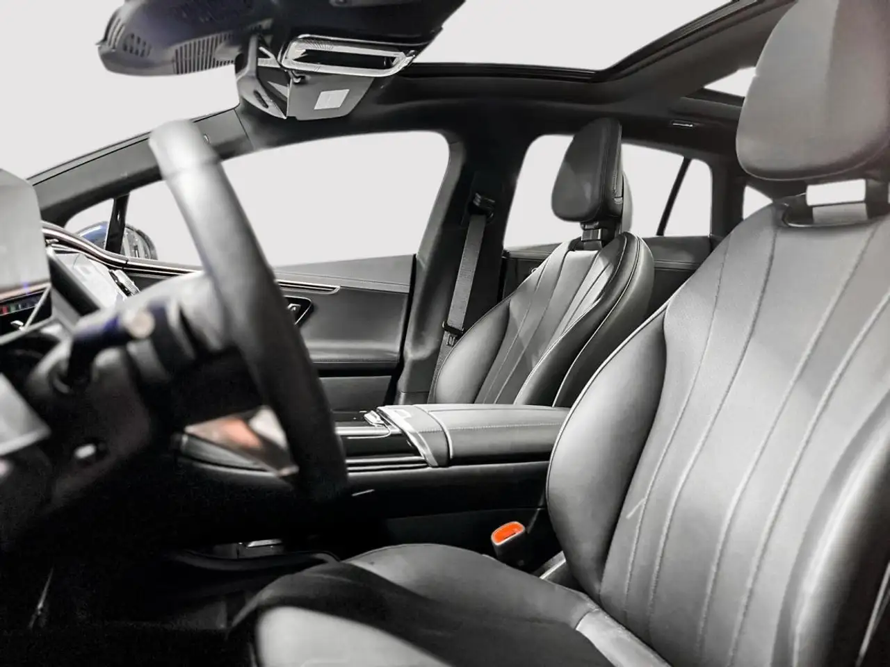 Mercedes-Benz EQE - Image 25