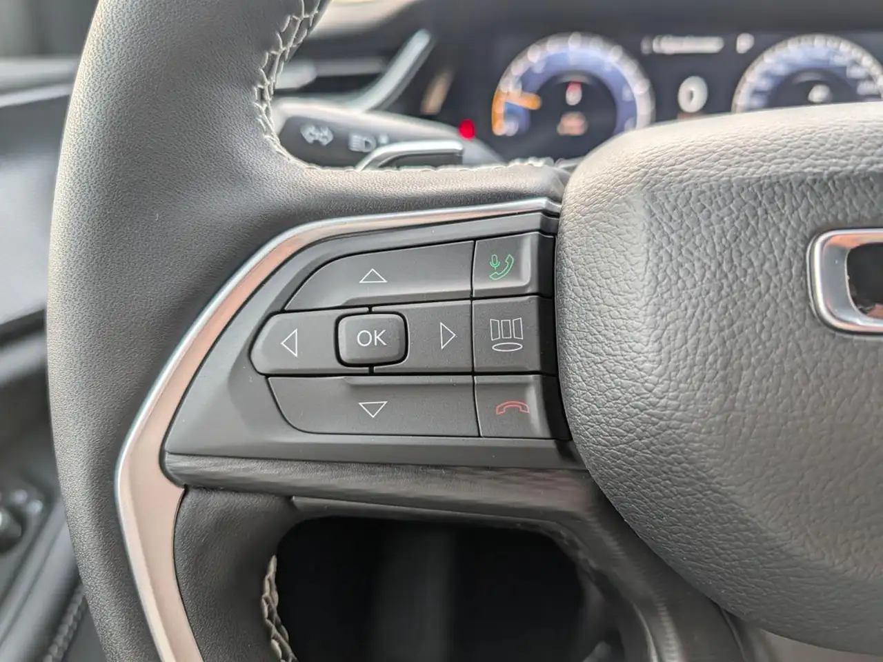 Jeep Grand Cherokee - Image 17