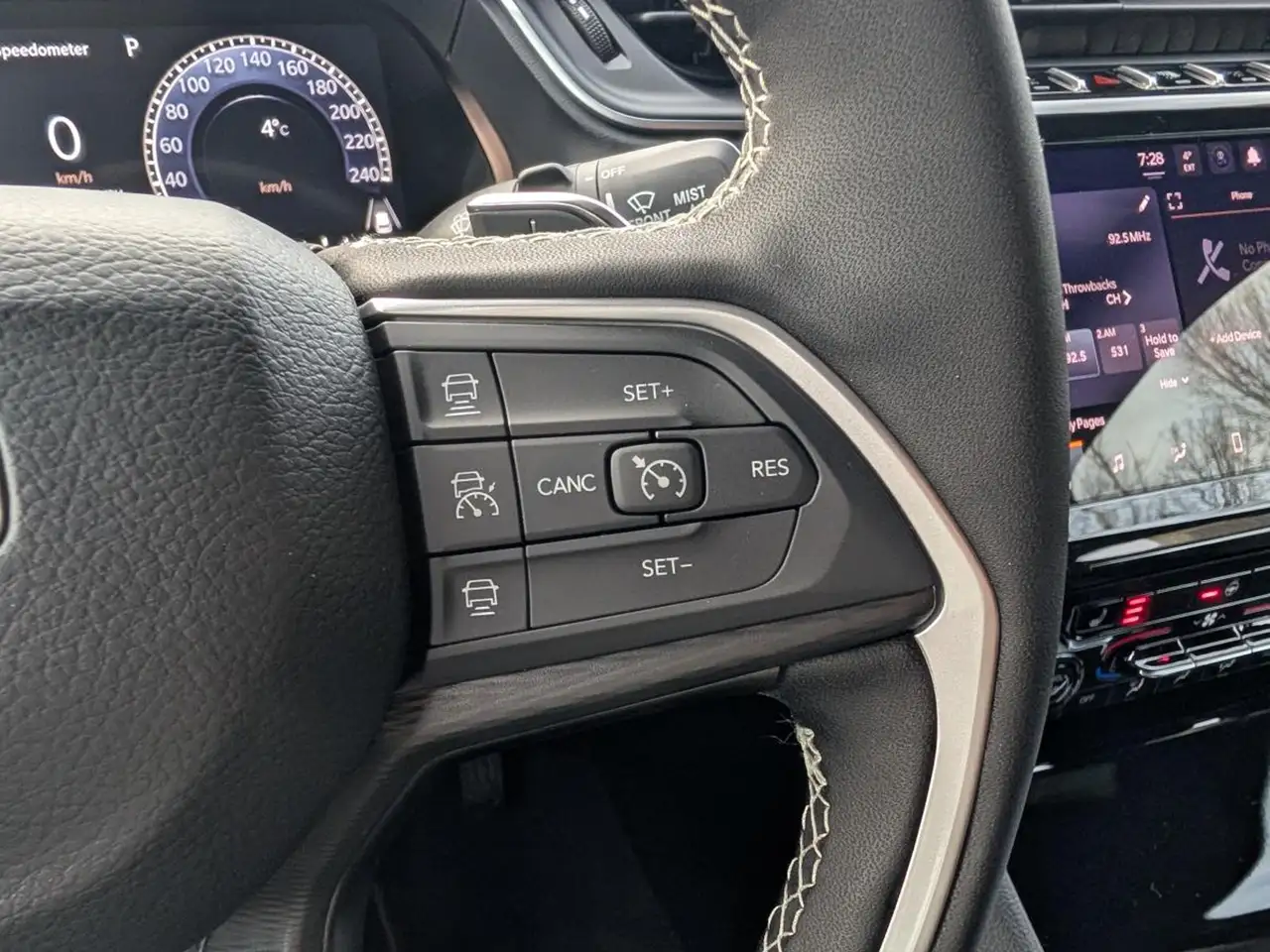 Jeep Grand Cherokee - Image 16