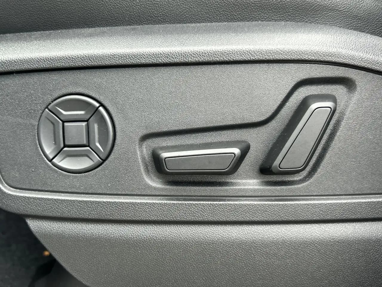 Audi Q5 - Image 20