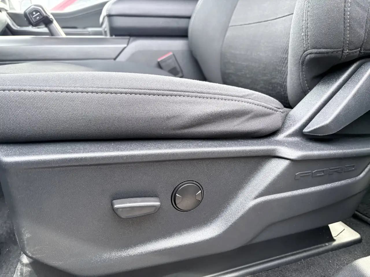 Ford F-150 - Image 12