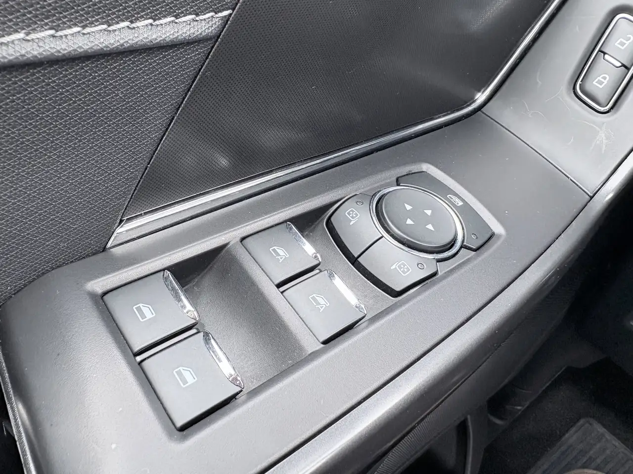 Ford F-150 - Image 11