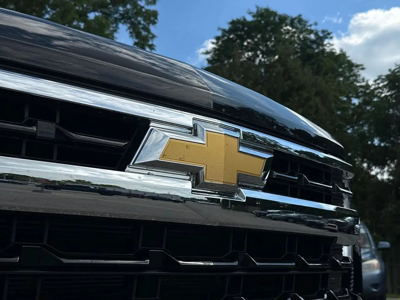 Chevrolet Silverado 1500 - Image 14
