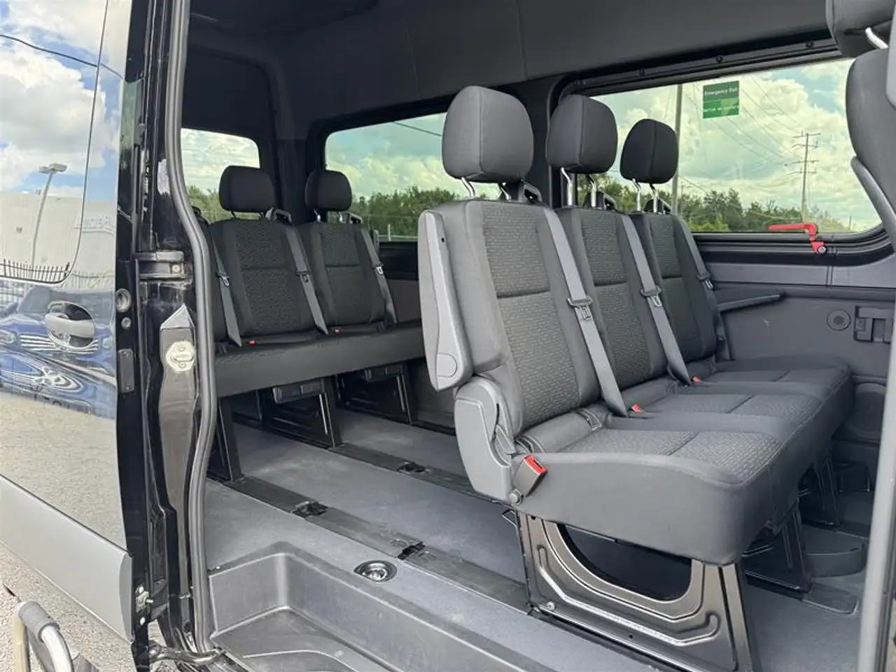 Mercedes-Benz Sprinter - Image 11