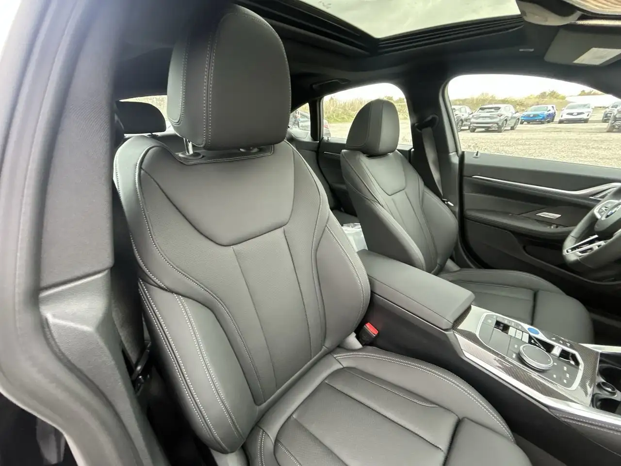 BMW i4 - Image 33
