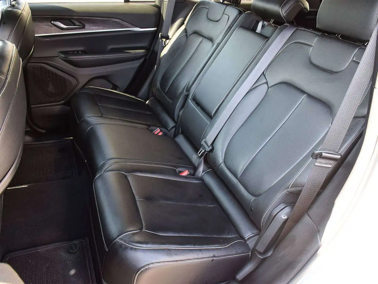 Jeep Grand Cherokee - Image 21