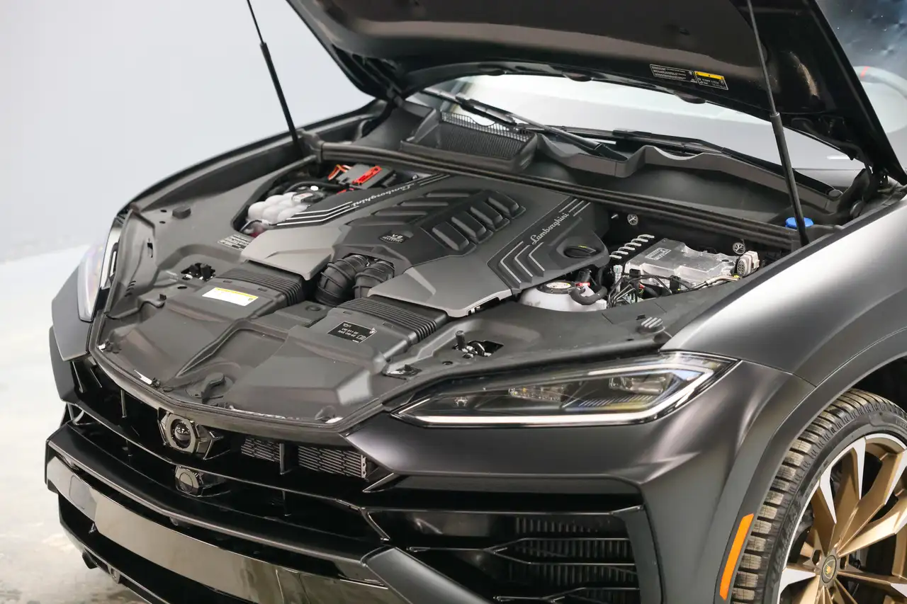 Lamborghini Urus - Image 23