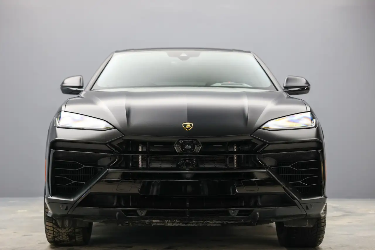 Lamborghini Urus - Image 3