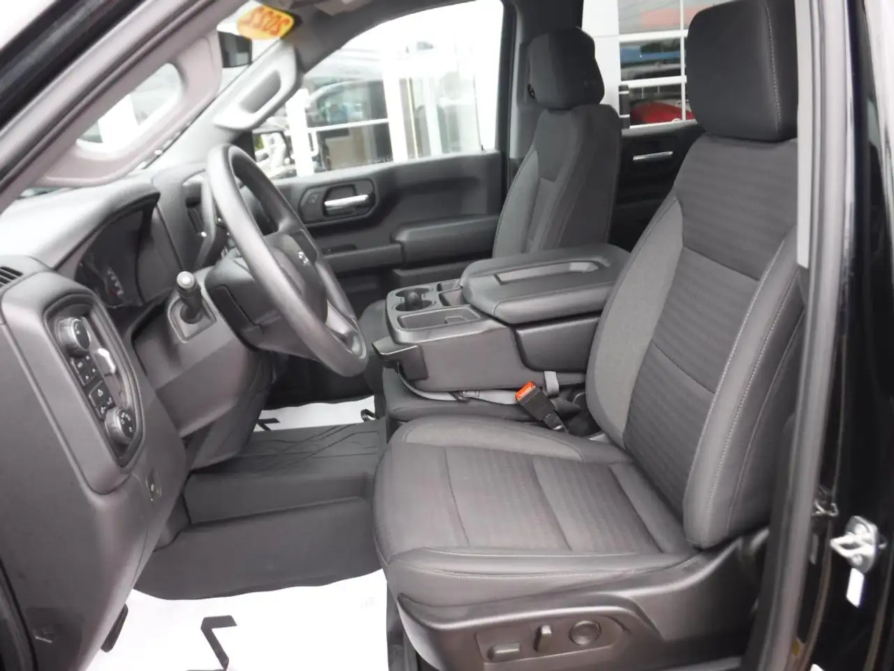 Chevrolet Silverado 1500 - Image 8
