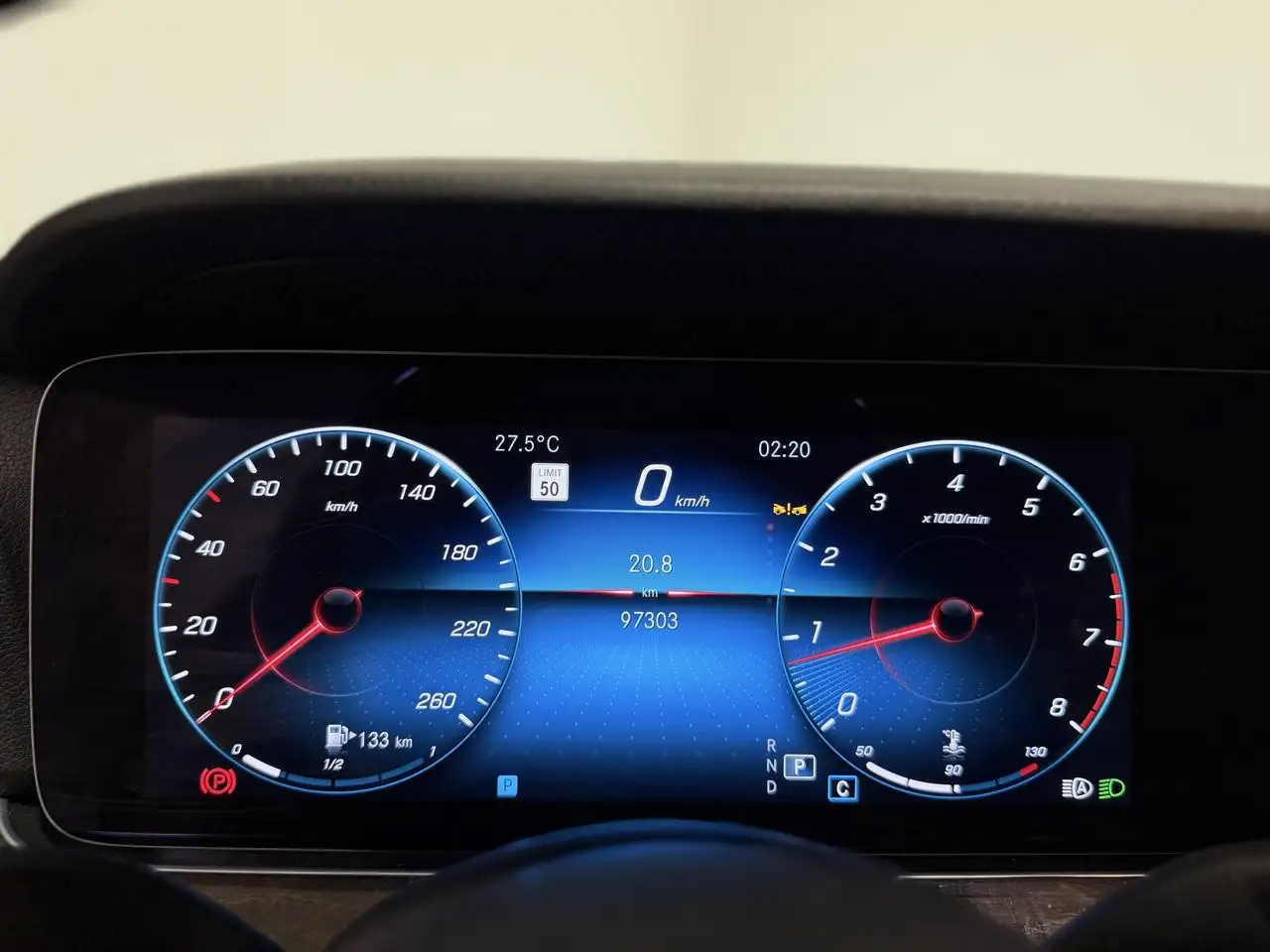 Mercedes-Benz E-Class - Image 10