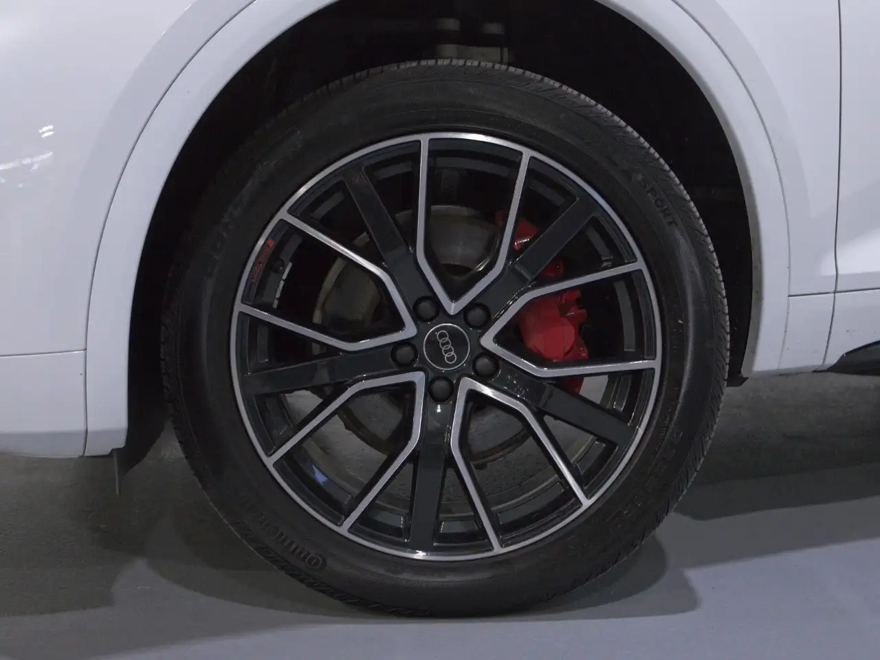 Audi Q5 - Image 11