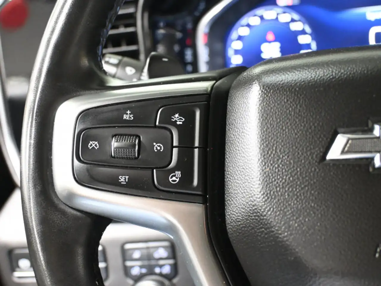 Chevrolet Silverado 1500 - Image 15