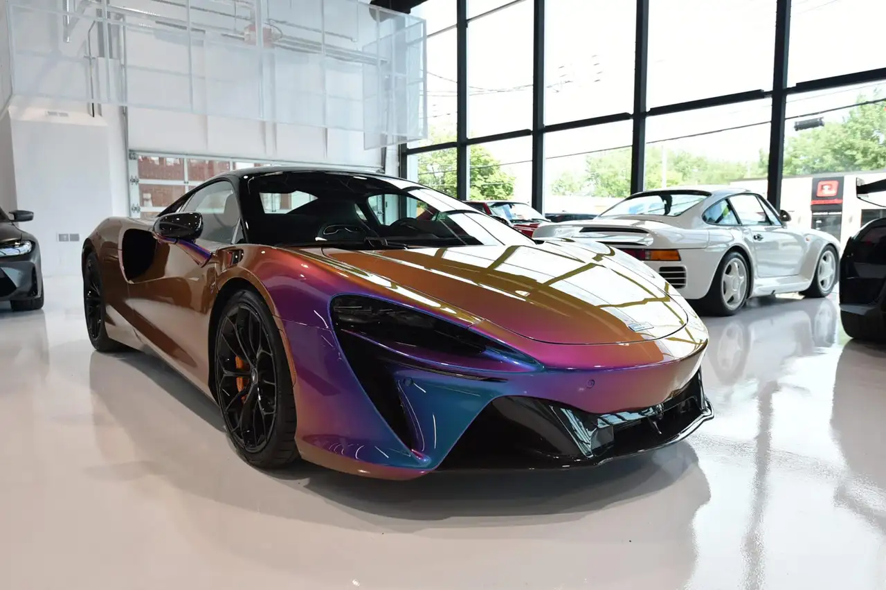 McLaren Artura - Image 15