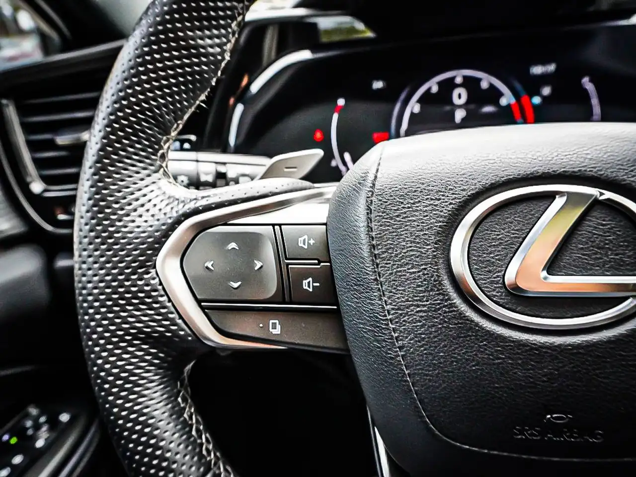 Lexus NX - Image 22