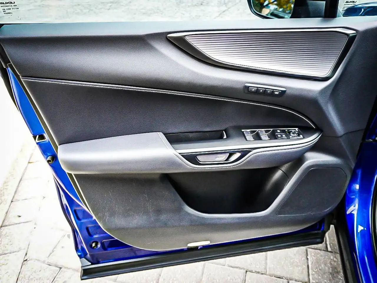 Lexus NX - Image 11
