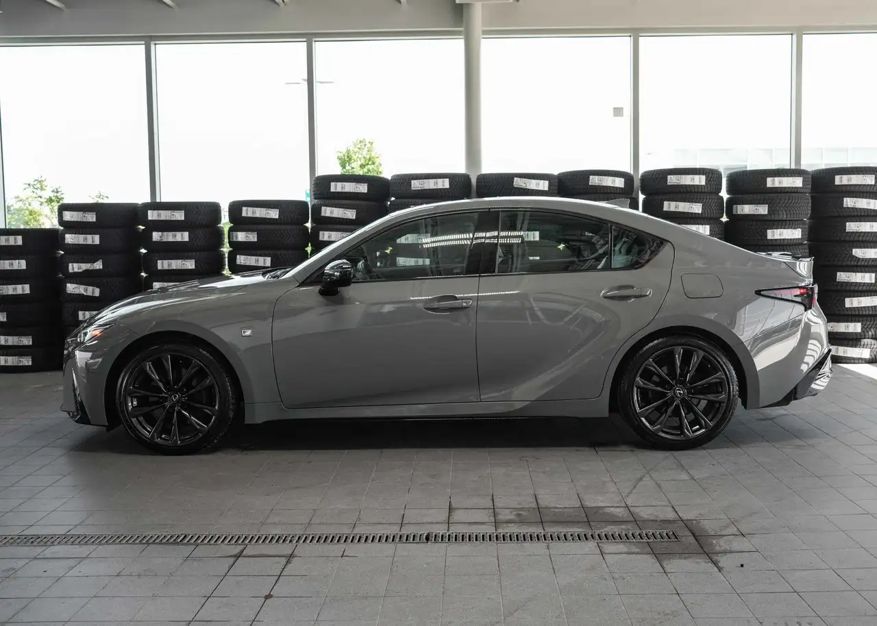 Lexus IS - Image 3