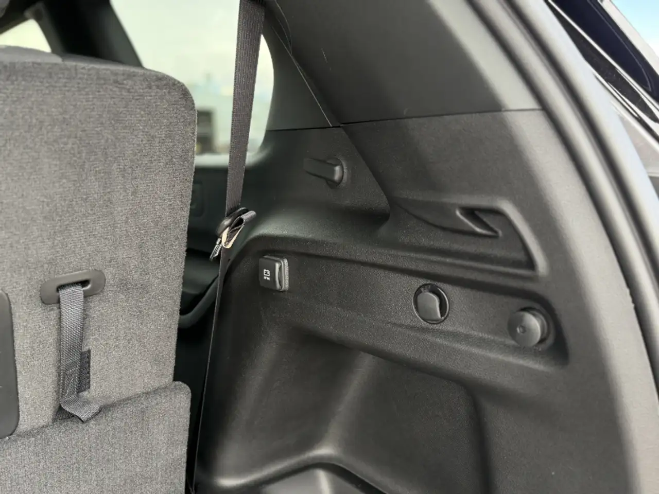 Jeep Grand Cherokee - Image 24