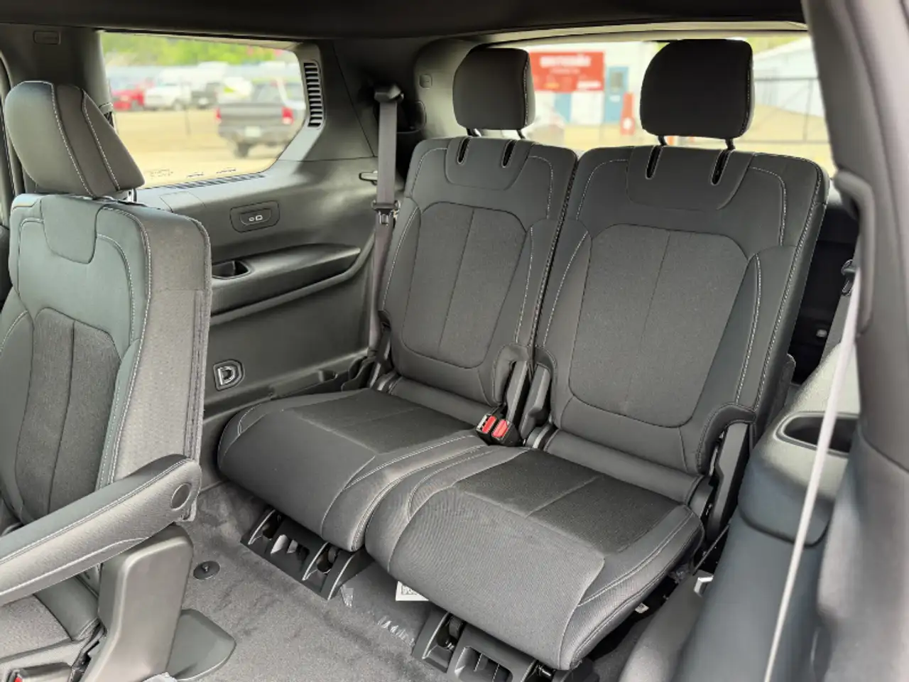 Jeep Grand Cherokee - Image 19