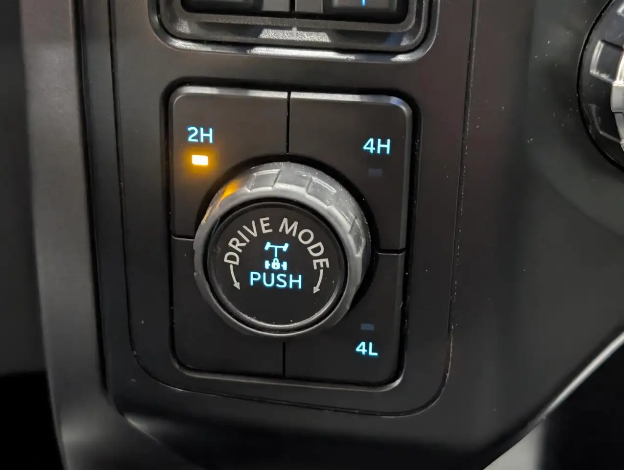 Ford F-150 - Image 24