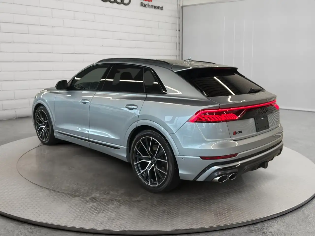 Audi SQ8 - Image 7