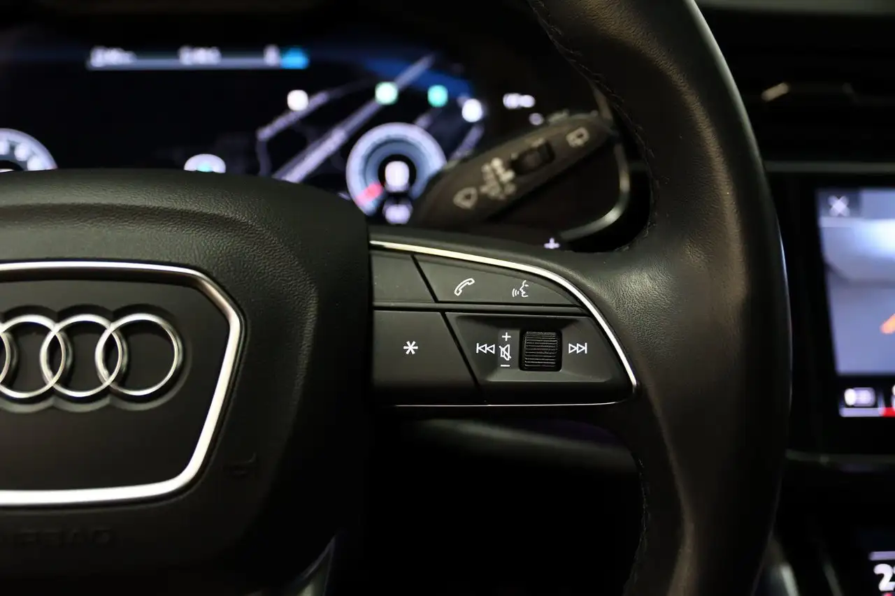 Audi Q8 - Image 28