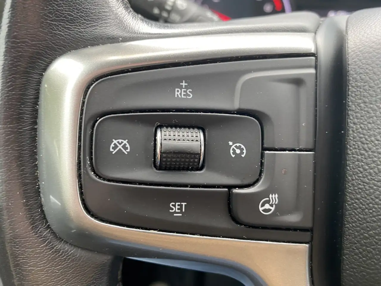 Chevrolet Silverado 1500 - Image 30