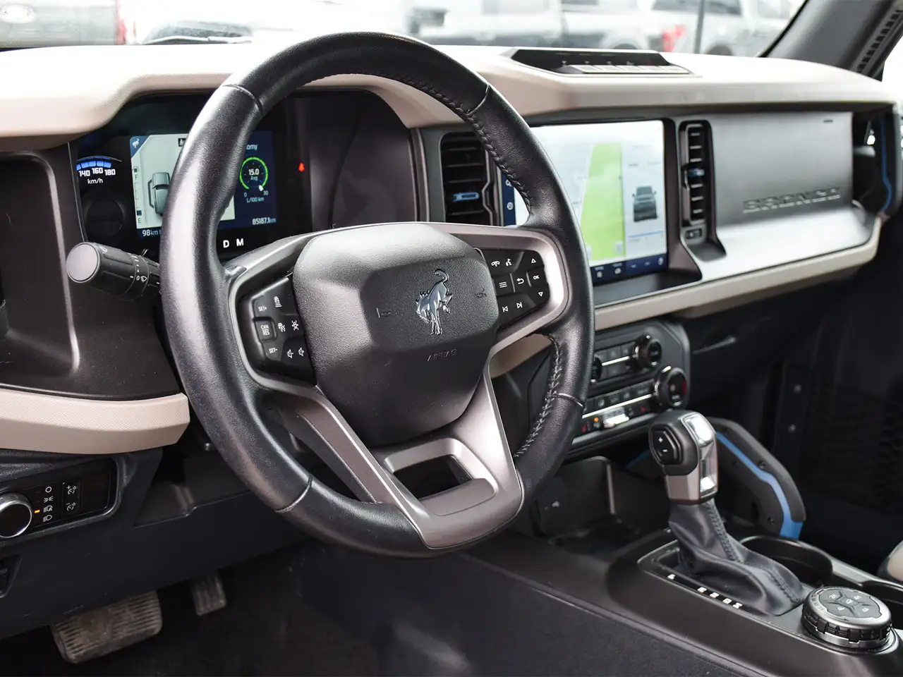 Ford Bronco - Image 12