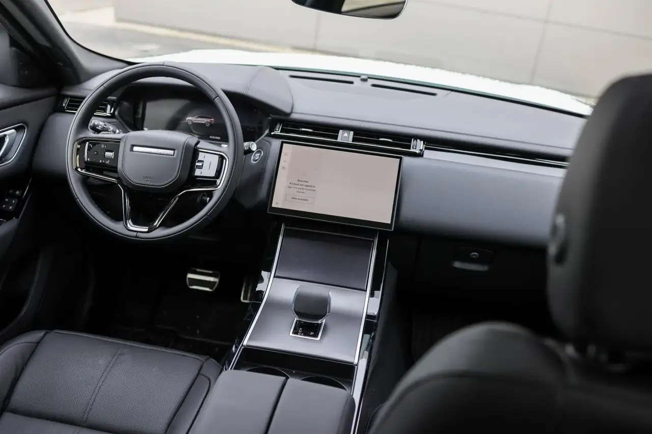 Land Rover Range Rover Velar - Image 33