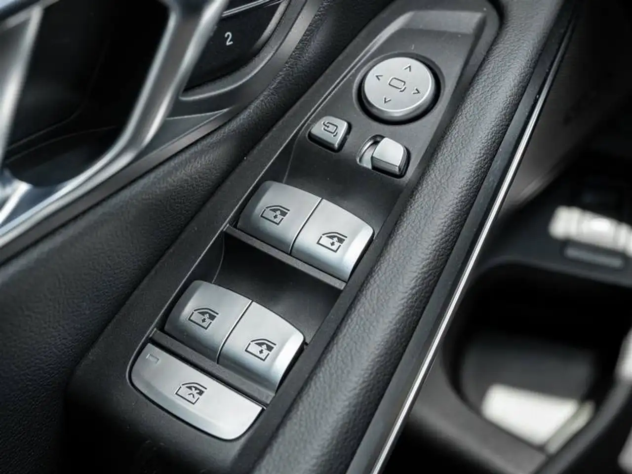 BMW 3 Series - Image 18
