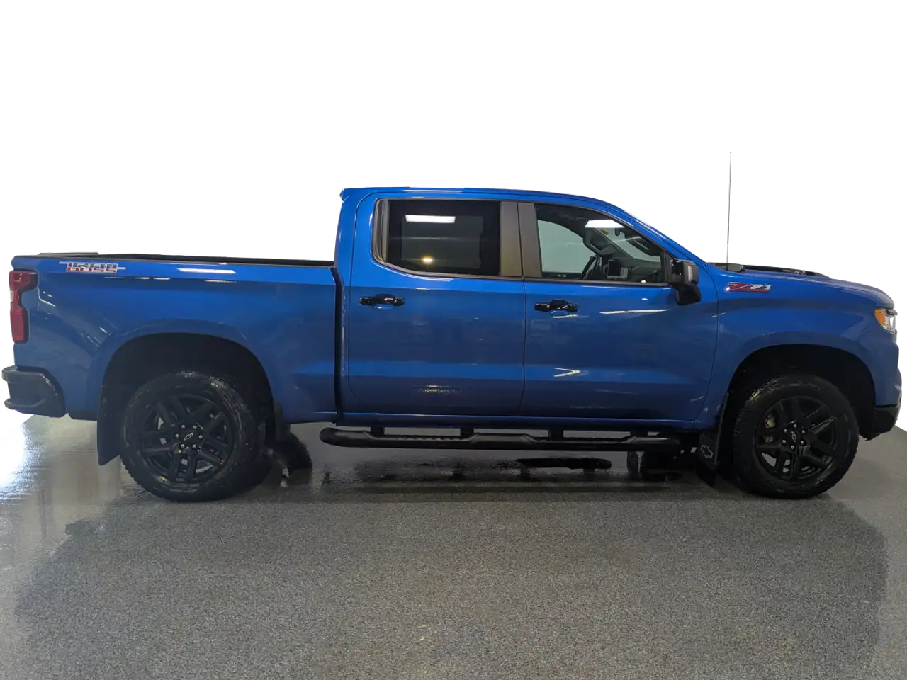 Chevrolet Silverado 1500 - Image 2