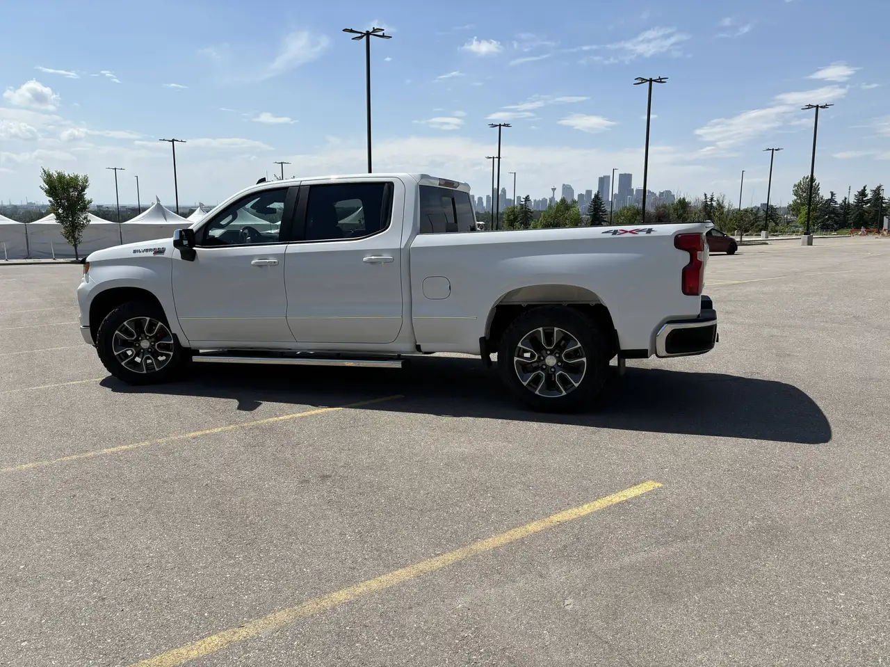 Chevrolet Silverado 1500 - Image 3