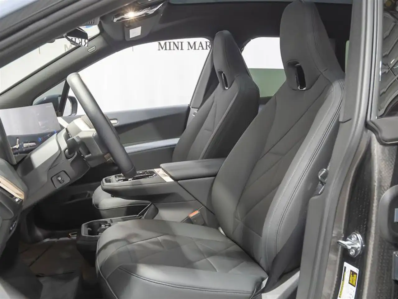 BMW iX - Image 8