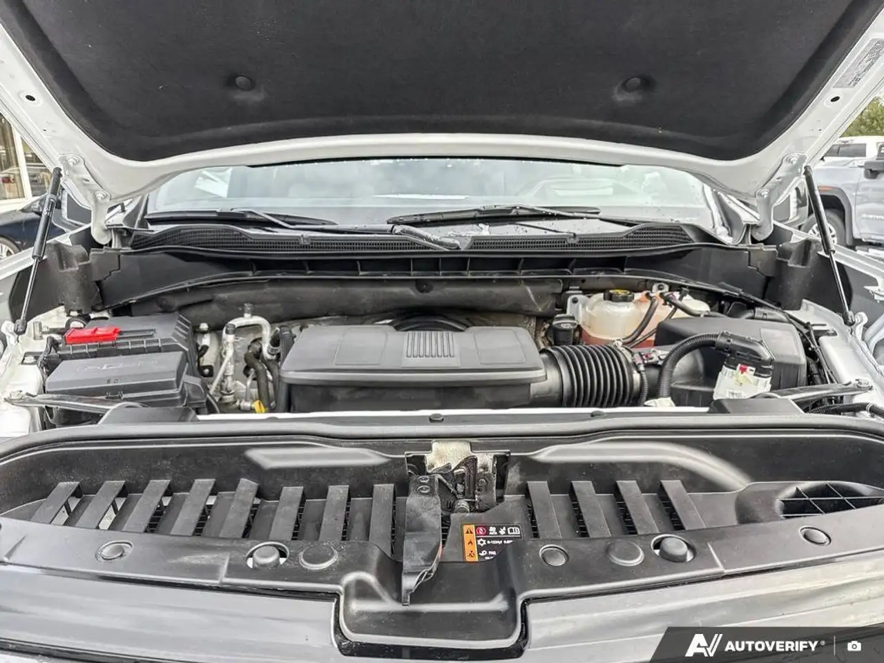 Chevrolet Silverado 1500 - Image 13