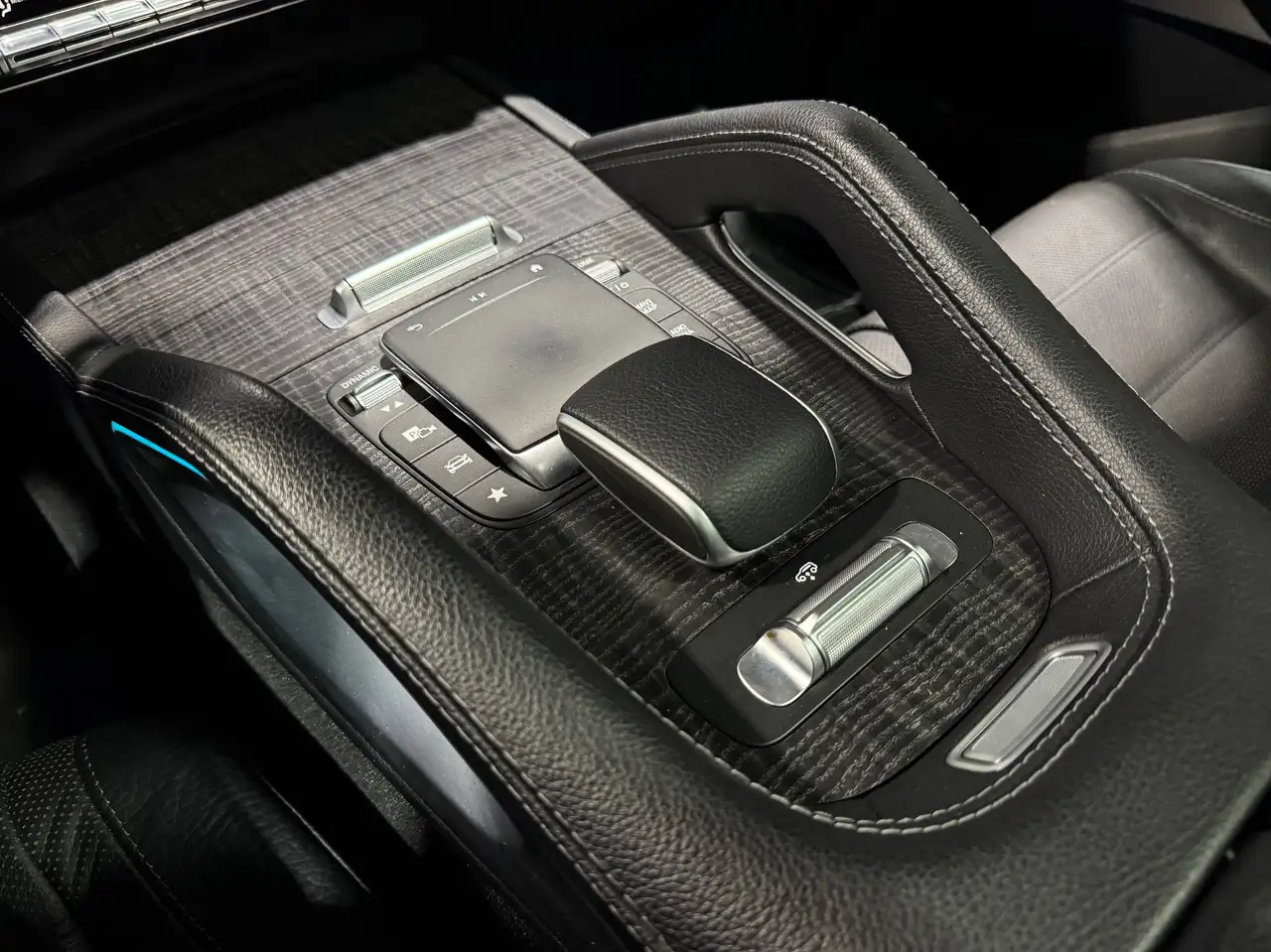 Mercedes-Benz GLS - Image 18