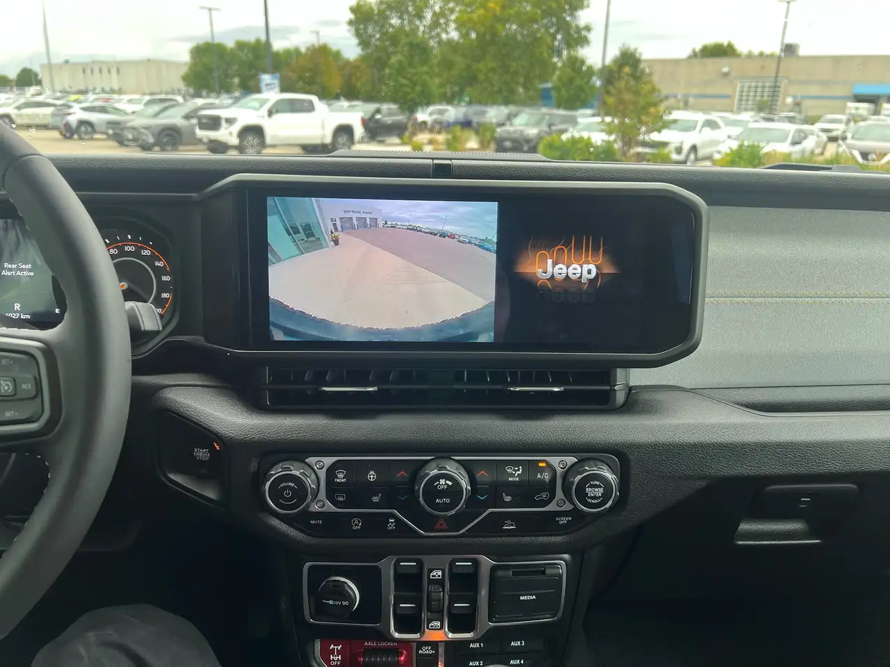 Jeep Wrangler - Image 22