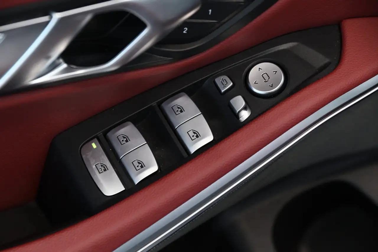 BMW 3 Series - Image 10