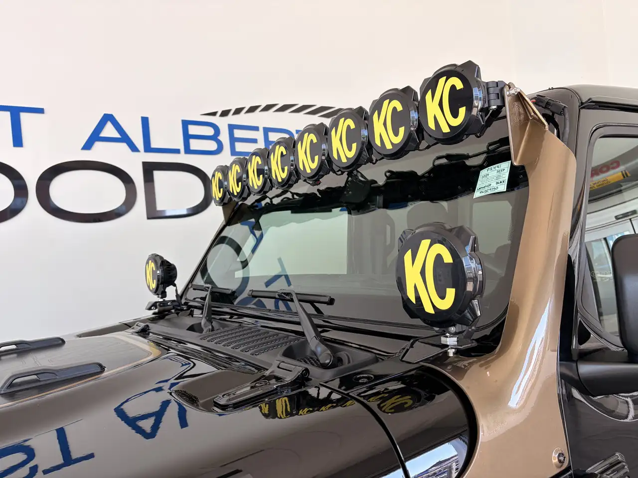 Jeep Wrangler - Image 10