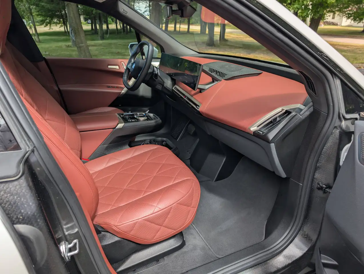 BMW iX - Image 6