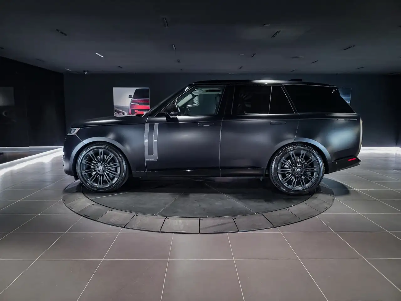 Land Rover Range Rover - Image 8