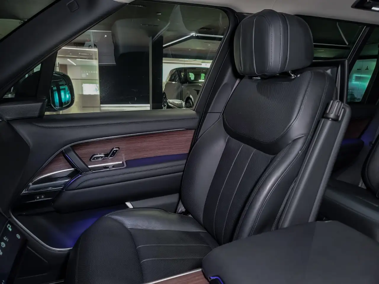 Land Rover Range Rover - Image 20