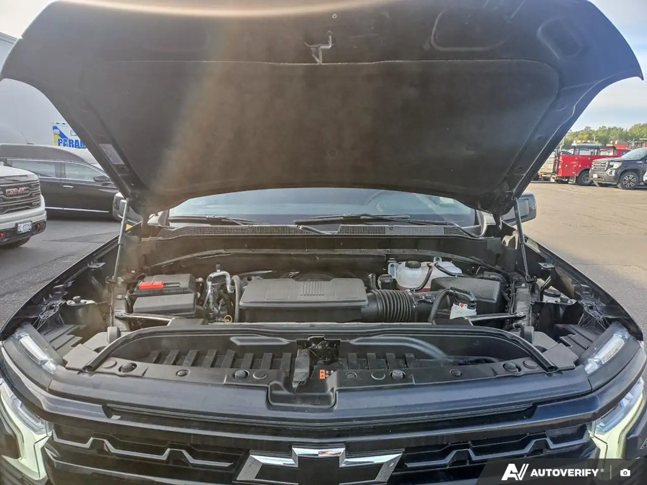 Chevrolet Silverado 1500 - Image 10