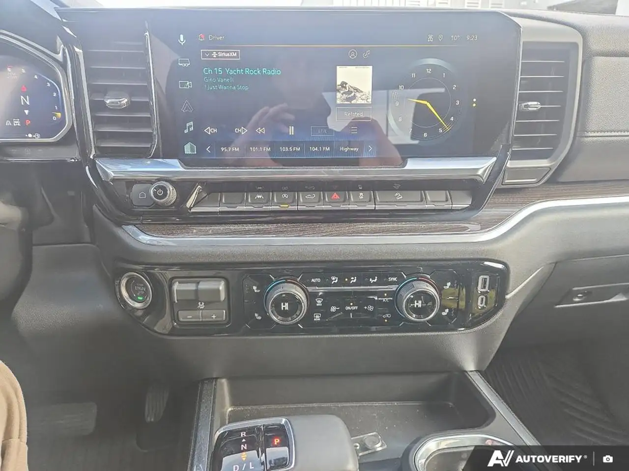 Chevrolet Silverado 1500 - Image 19
