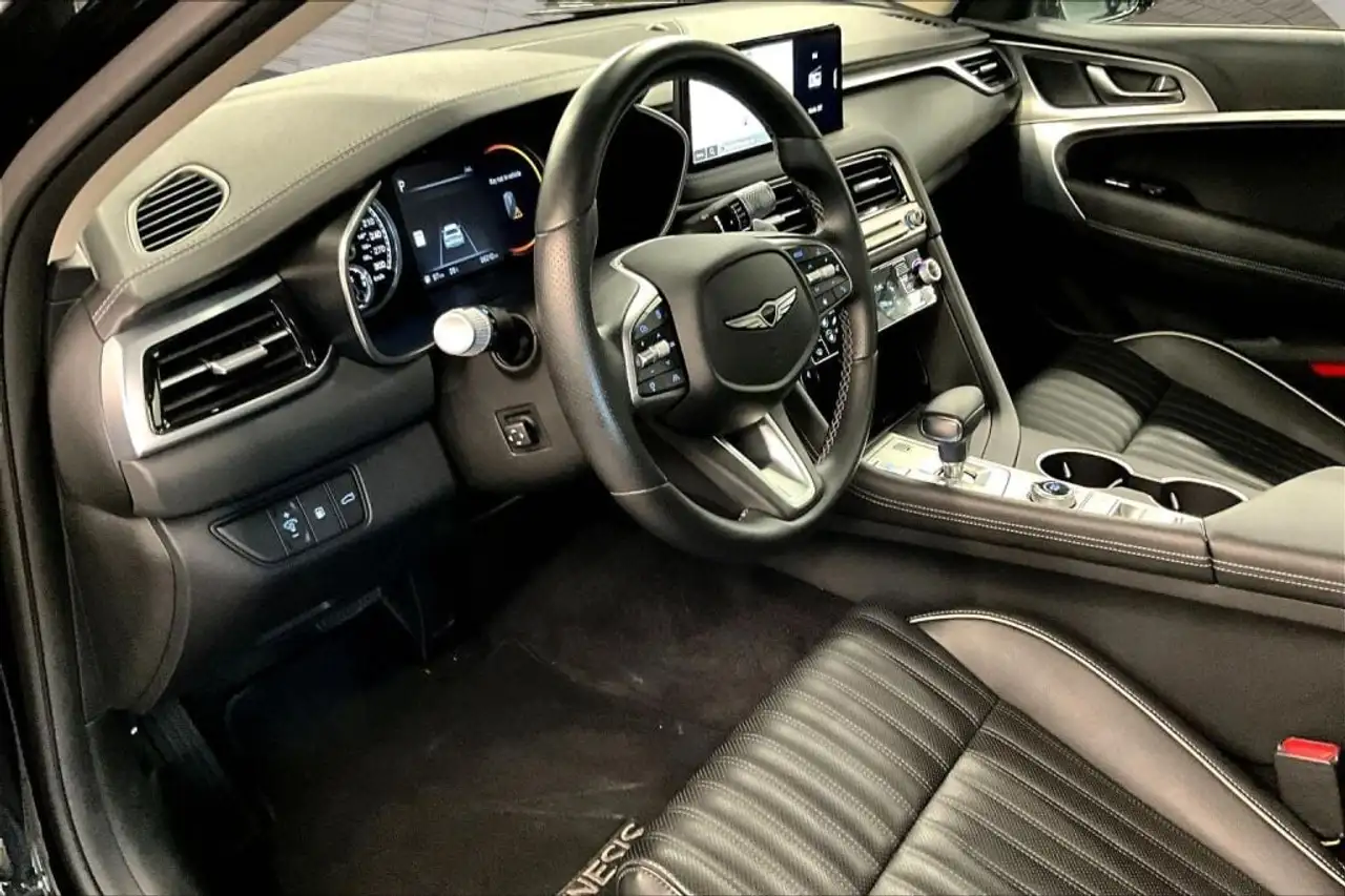 Genesis G70 - Image 18