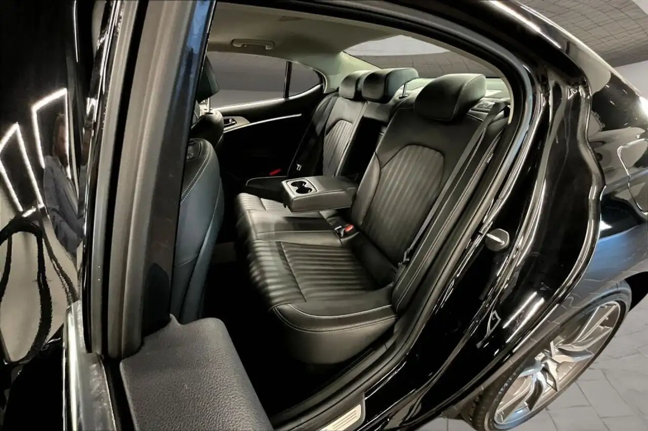 Genesis G70 - Image 23