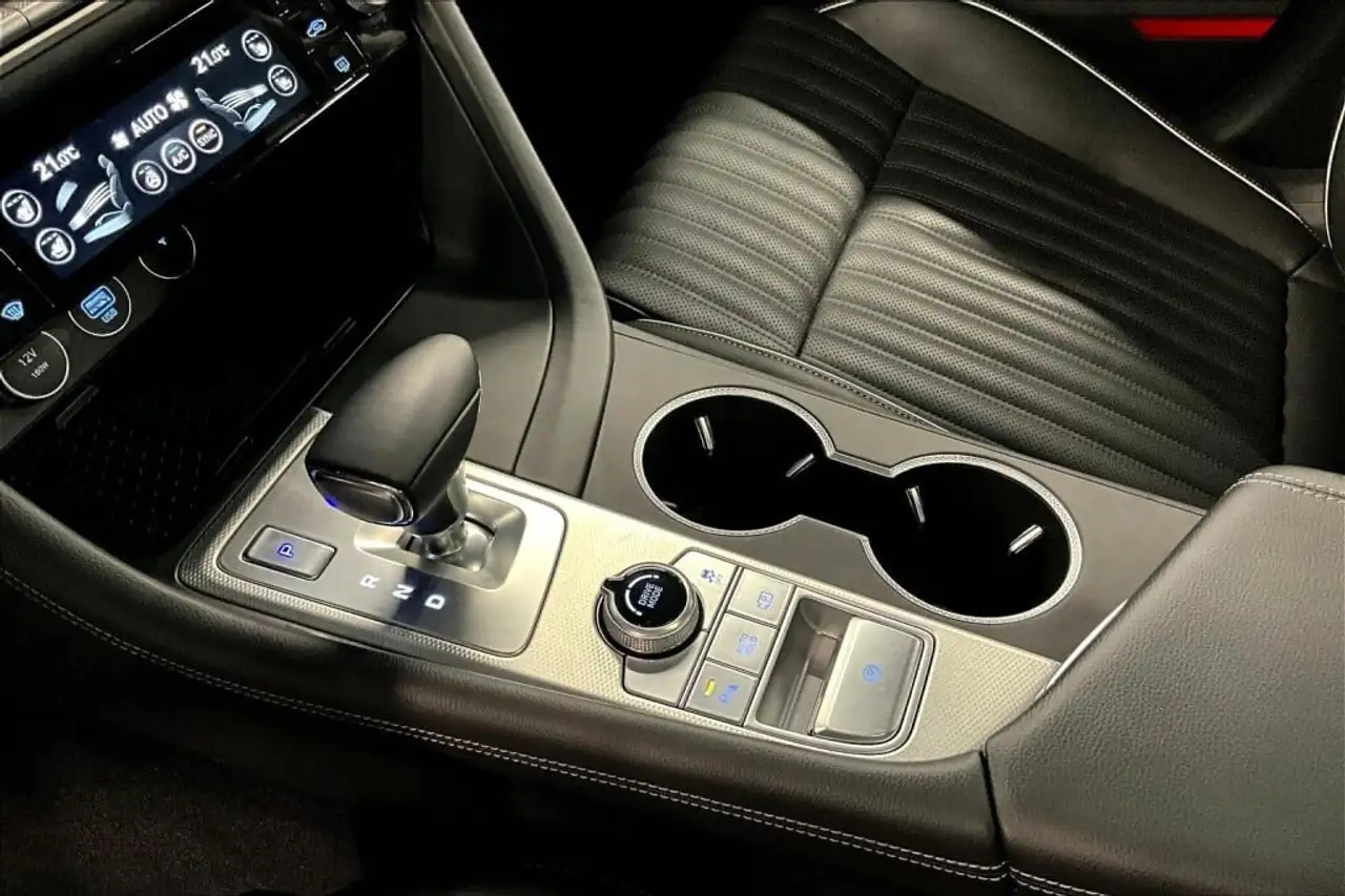 Genesis G70 - Image 19