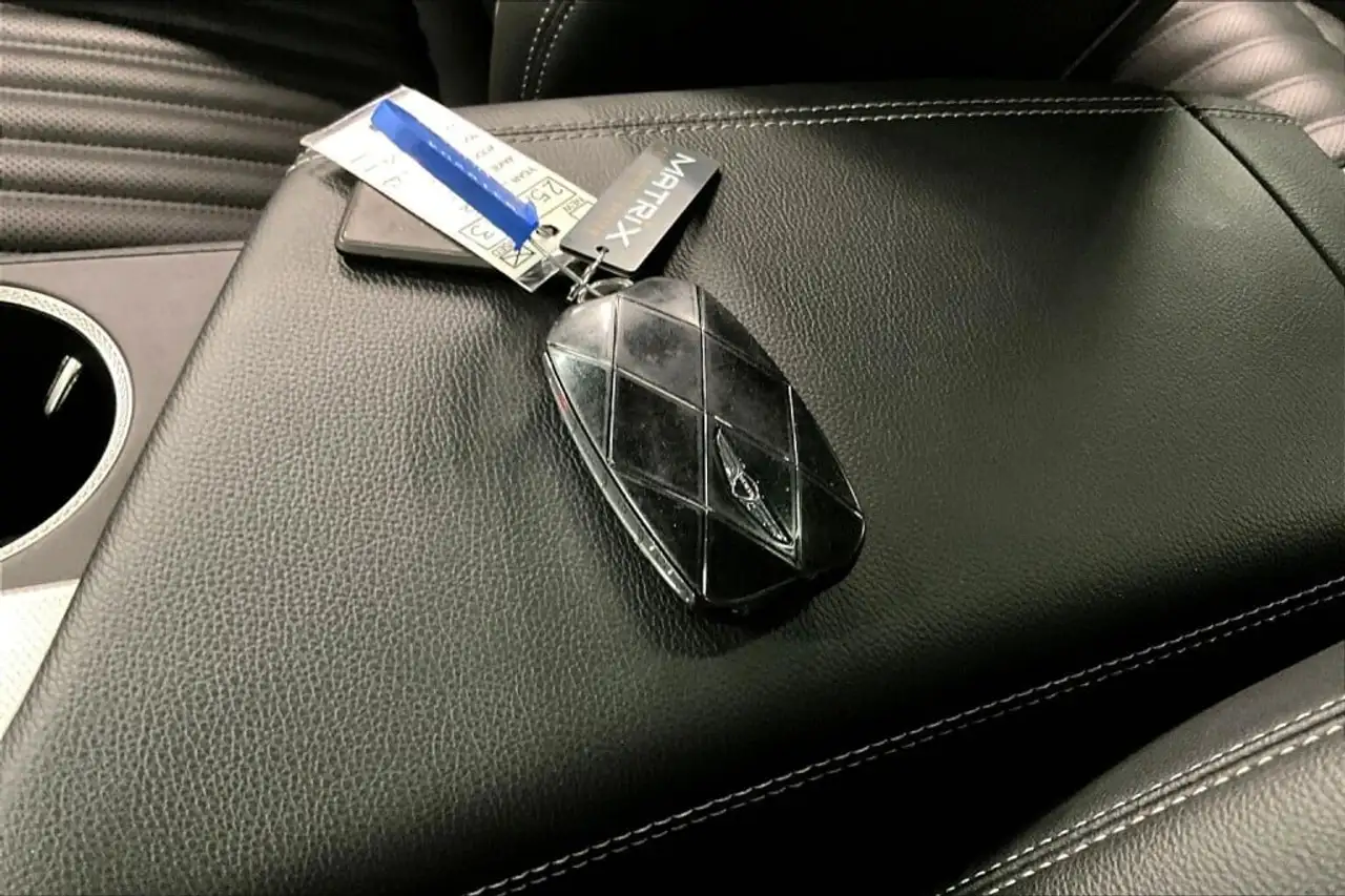 Genesis G70 - Image 36